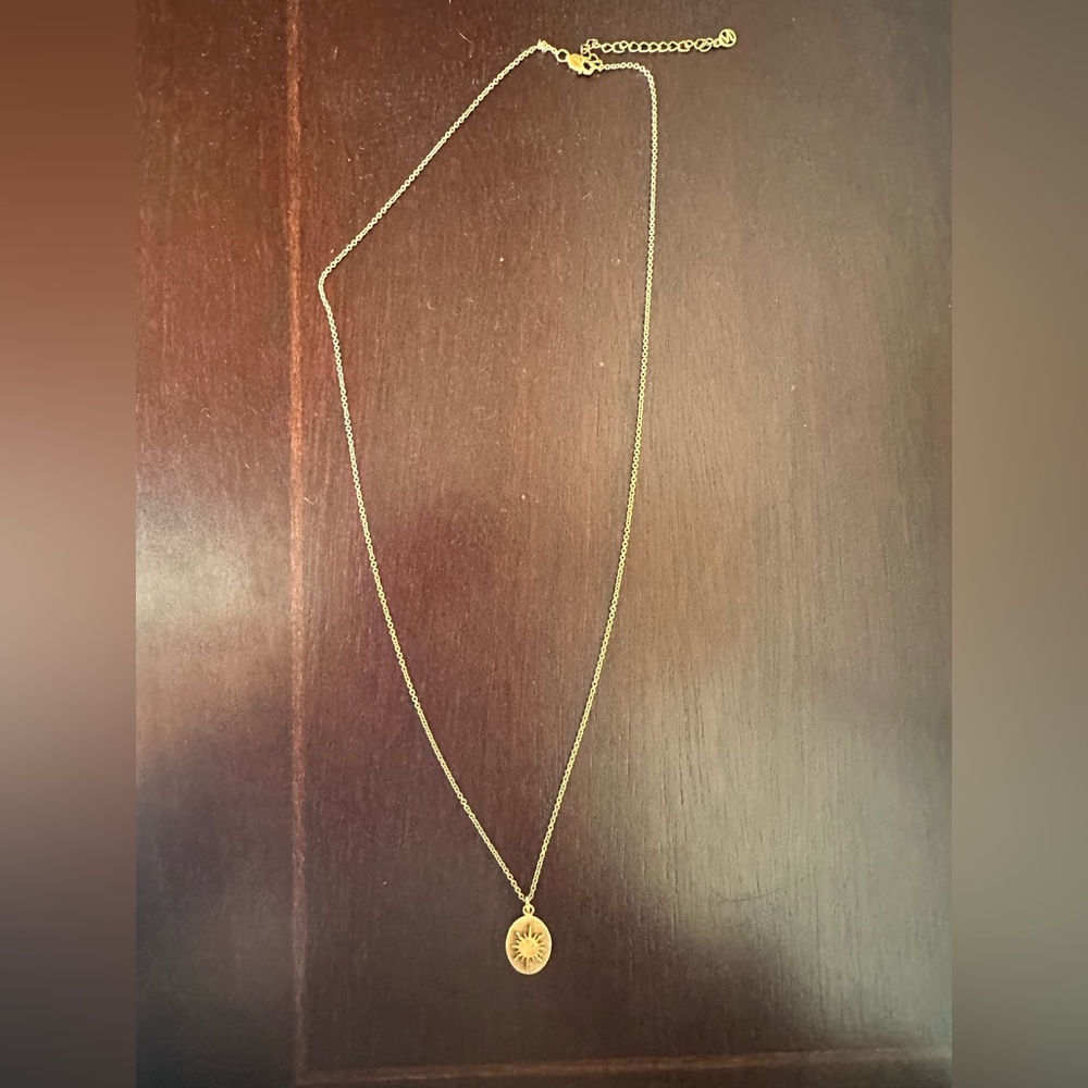 Mejuri Elegant Gold Pendant Necklace